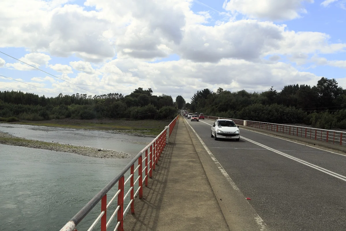 Ruta Villarrica–Freire: choque frontal en el Puente Pedregoso deja dos muertos y un herido grave